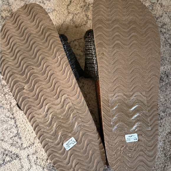 Aerie Shell Stitch Straw Slide Sandals - Picture 5 of 5